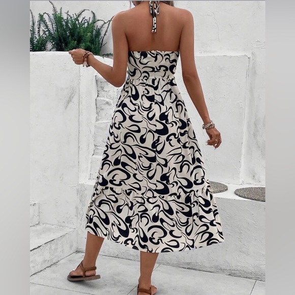 Cupshe Black & Cream Abstract Swirl Ruching Halter Maxi Dress Sz S Tiered Boho - Picture 2 of 16
